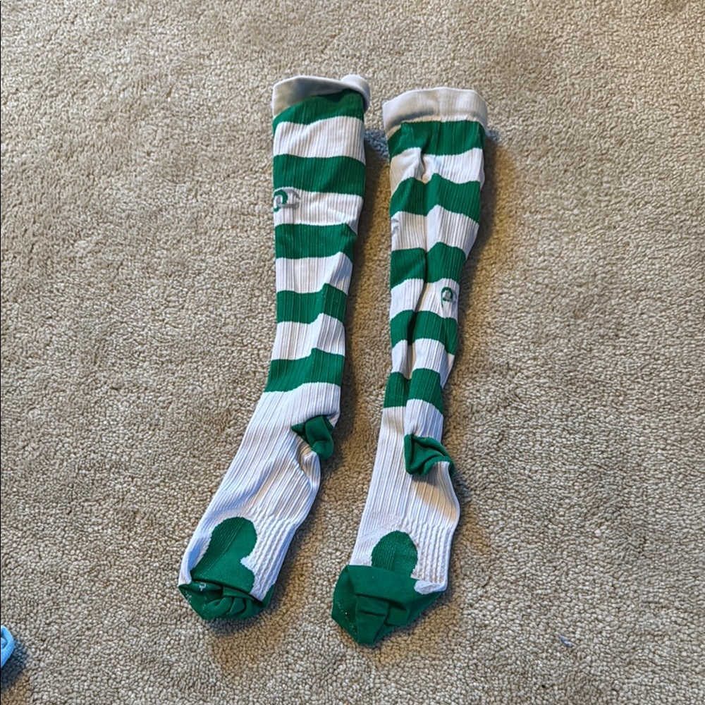 Pro compression women’s running socks